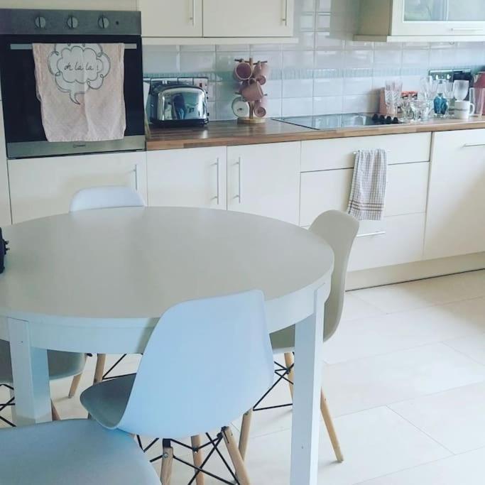 Bellevue Bungalow - Comfortable Home With Amazing Views بلفاست المظهر الخارجي الصورة